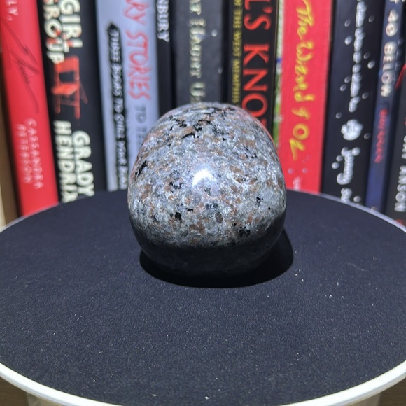 (1) Yooperlite Skull - UV Reactive For Days - Picture 4 of 9